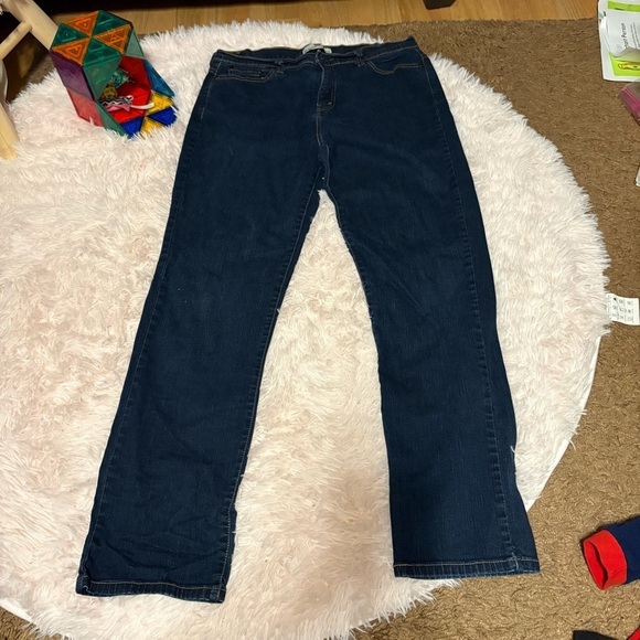 Levi's Blue Jeans Perfectly Slimming 512 Straight Leg Sz 16 Women’s - Picture 5 of 6